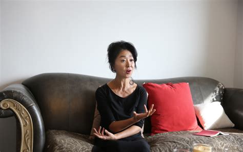 '태극기 마스크'한 최재형 '천안함 모자' 쓴 윤석열. '난방투사' 김부선, '헬기사격' 옛 전일빌딩에서 열연 예정 ...
