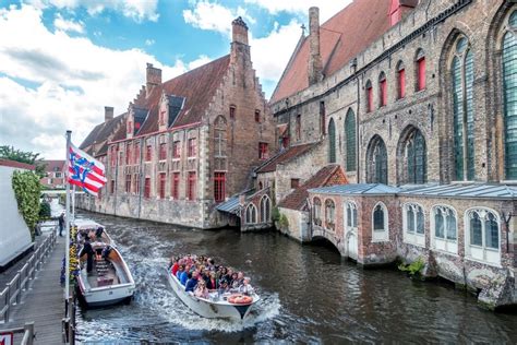 El mayor atractivo turístico de bélgica es su amplia diversidad cultural que se expresa de manera magistral en su lema la unión hace la fuerza. BRUJAS, BÉLGICA, destino de vacaciones, Vuelos, Hoteles ...