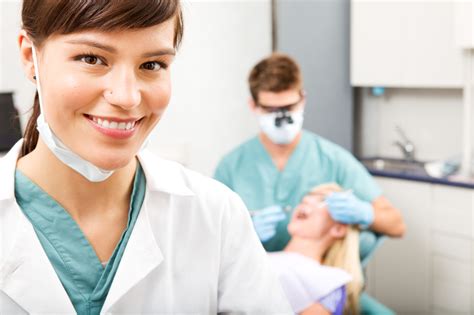 A Day In the Life: What Does a Dental Assistant Do? | Southern Ontario