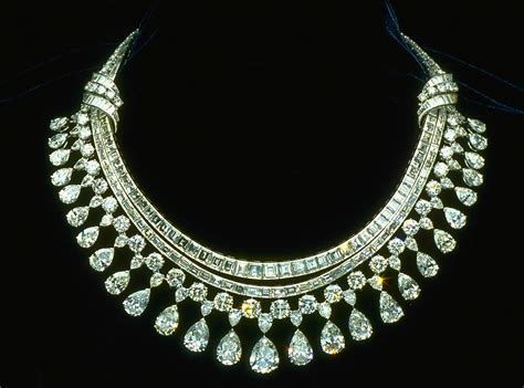 El Arte De La Orfebrería Y Joyería Los Collares De Diamantes
