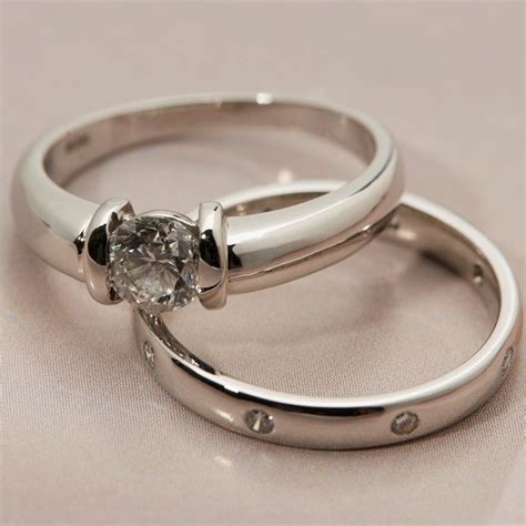 Design your own custom engagement ring. Platinum Diamond Engagement & Wedding Ring Set COM582 ...
