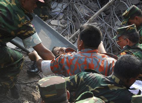woman rescued after 17 days in bangladesh rubble the salt lake tribune