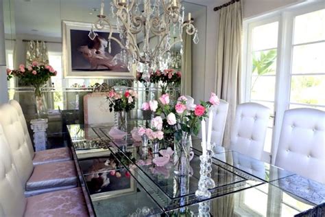 Tour Lisa Vanderpump S Villa Rosa Bravo Tv Official Site Lisa