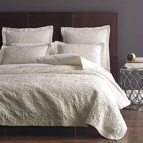 An Elegant Matelassé Coverlet With Endless Versatility Woven Of The Finest Combed Egyptian