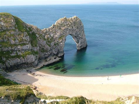 One Of Englands Most Famous Landmarks Durdle Door Is A Perfect Rock