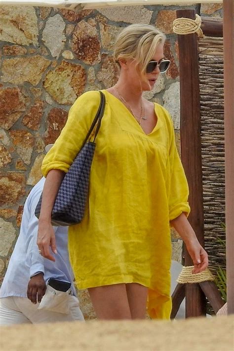 Charlize Theron Showed Sexy Ass On Thanksgiving Day 15 Photos The