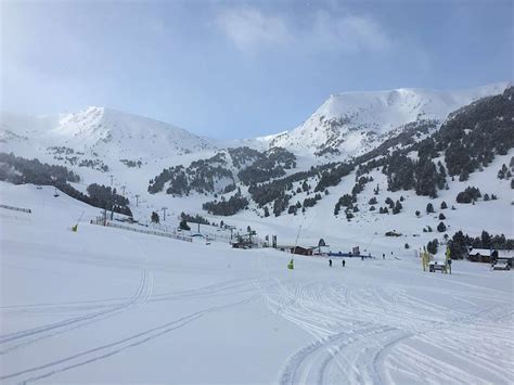 The diverse ski area grandvalira also offers night skiing, and there are even two night ski areas in andorra's largest night ski area: Beautiful views in Soldeu