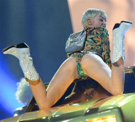 Miley Cyrus Anus Celebrity Photos Leaked