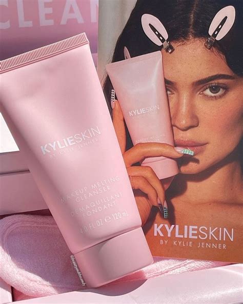 Makeup Melting Cleanser With Skin Loving Botanical Oils Kylie Skin