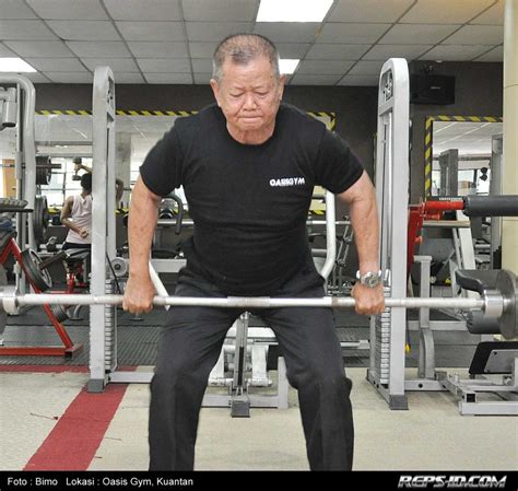 Sea games telah berakhir namun beberapa kenangan ini mungkin masih teringat bagi atlet malaysia yang satu ini. Kami memanggilnya "Ng Chow Seng" orang terkuat dari ...