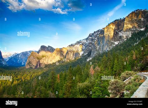 Iconic Bridalveil Falls In The Yosemite Valley Yosemite National Park