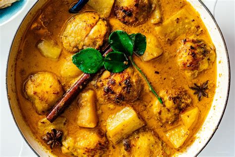 Kari Ayam Malaysian Chicken Curry Recipe I Am A Food Blog Curry