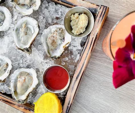 What Is The Best Way To Eat Oysters