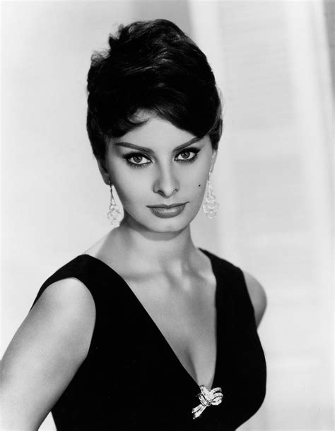 Efsane Yıldız Sophia Loren Hastaneye Kaldırıldı