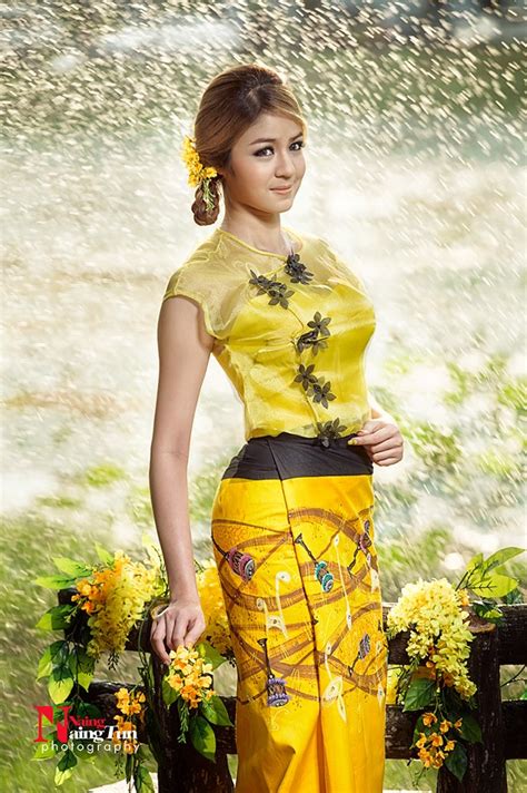 May Su Maung Thingyan Costume Fashion