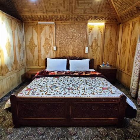 Royal Group Of Houseboats Srinagar Kashmir Specialty Hotel Reviews