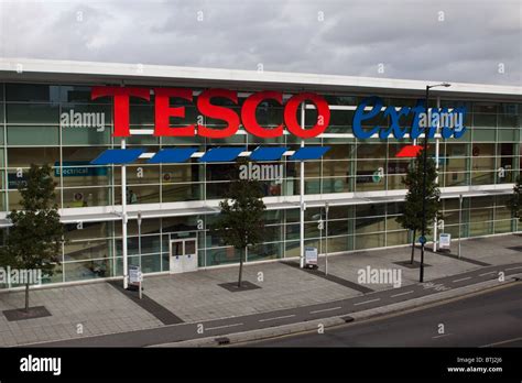 Tesco Extra Supermarket Store Slough Berkshire Stock Photo Alamy