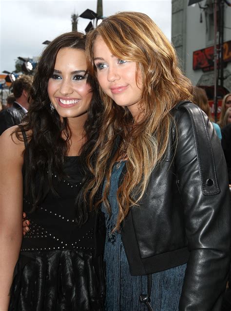 demi lovato e miley cyrus se reencontraram e alguém gravou tudo capricho