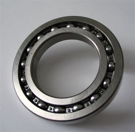 Basic difference between ball bearings and roller bearings. The Difference Between Ball Bearings and Roller Bearings