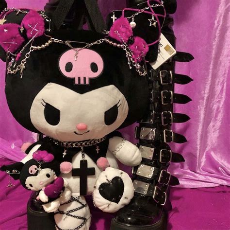 Pin By 𝙻𝚘𝚟𝚎𝚕𝚢 ︎ On Kuromi Hello Kitty Iphone Wallpaper Pink Goth