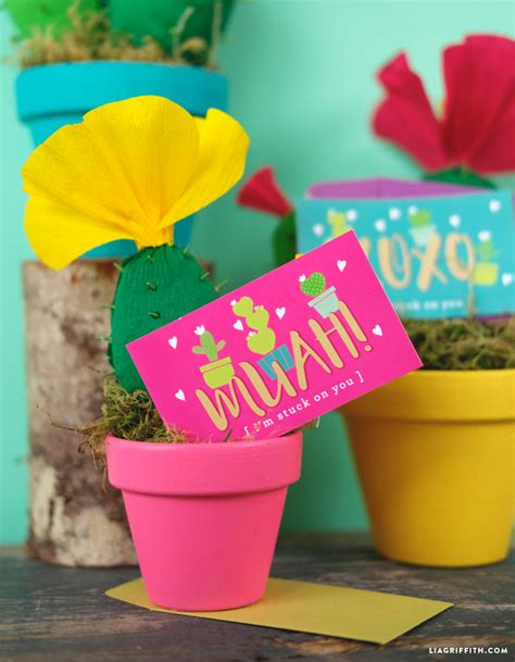 I made a pincushion on top of my jar! Printable Love Notes with Papercut Heart Confetti