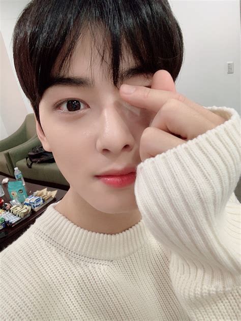 He made his official debut with astro in 2016 and has been active as an actor for several years, appearing in at. 아스트로 on in 2020 | Cha eun woo, Cha eun woo astro, Astro ...