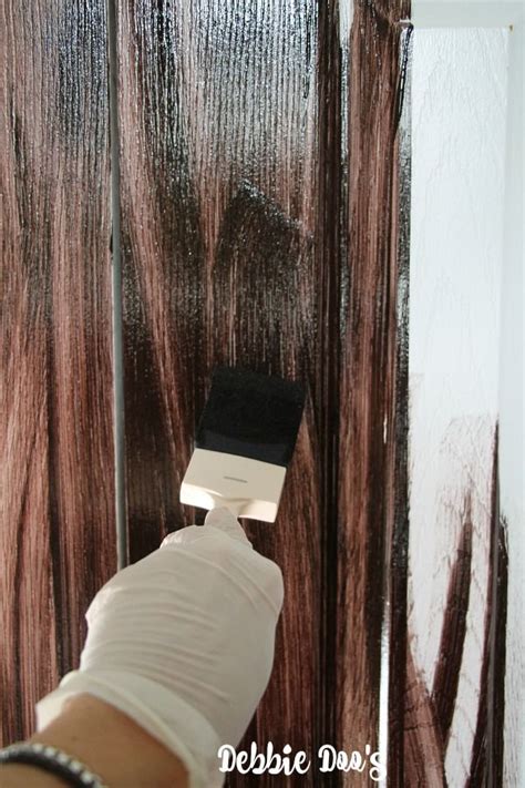 Use these expert techniques to paint an interior door like a pro. How to paint a plain white door to look like wood ...
