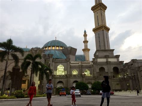 Masjid wilayah persekutuan is one of the best mosques to visit in kuala lumpur. Masjid Wilayah Persekutuan - Kopi dan Kamu