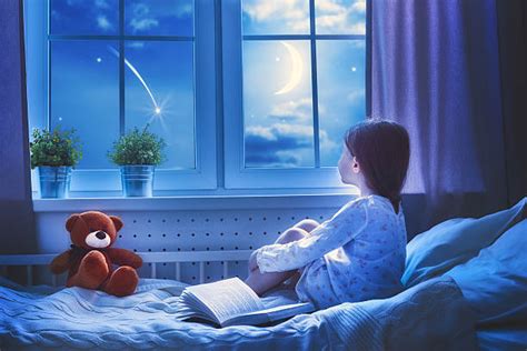 Child Looking At Night Sky Stock Photos Pictures And Royalty Free Images