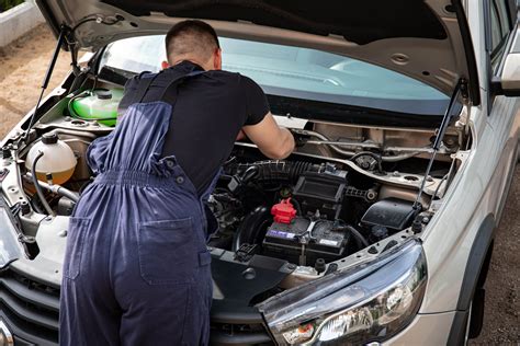 What To Do When Your Car Breaks Down — Every Thing For Dads