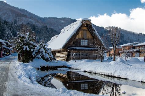 2560x1700 Resolution Japan Village Covered In Winter Snow Chromebook