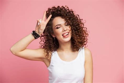 How To Blow Dry Curly Hair Without A Diffuser Full Guide