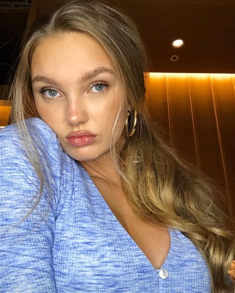 Daily Romee Strijd In 2020 Romee Strijd Victoria Secret Fashion Show
