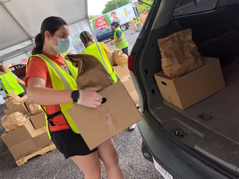 Food bank of central new york delivers fresh produce, dairy, and bread donated by area grocery stores on a daily basis to community organizations for immediate distribution to neighborhood residents. Long lines and high demand at latest food bank ...