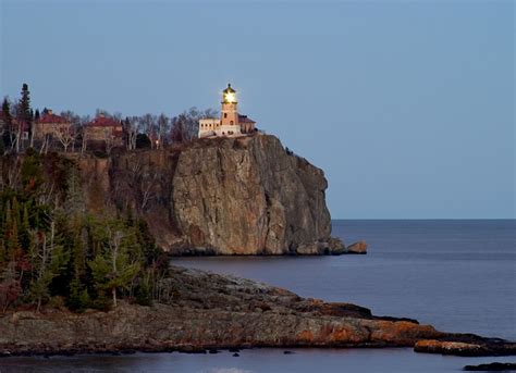 Edmund Fitzgerald Memorial Beacon Lighting Rustic Inn Café