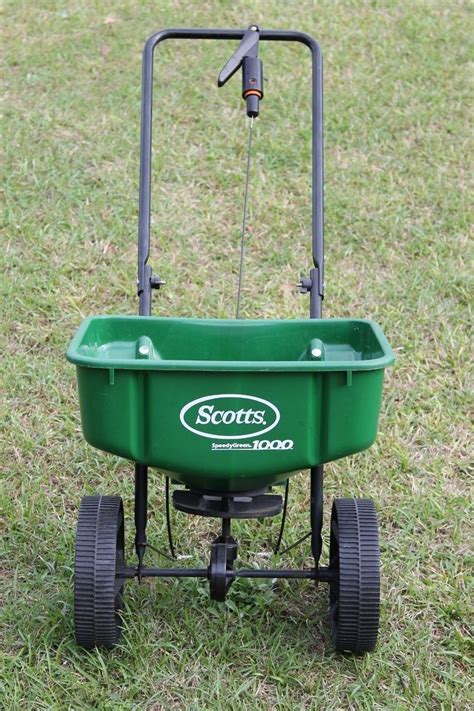 Scotts Speedy Green 1000 Lawn Spreader Lawn Fertilizergrass Seed Lo