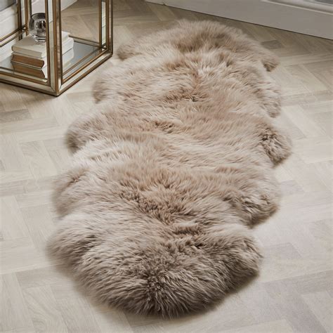 Crafted From 100 Wool For Utmost Quality This Double Pelt Sheepskin