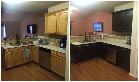 The cabinets and hardware were obviously original to the house (exactly like my grandparents) but still in very good shape. DIY painting kitchen cabinets - Before and after pics!