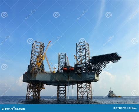 Offshore Oil Rig Drilling Platform Stock Image Image Of Water