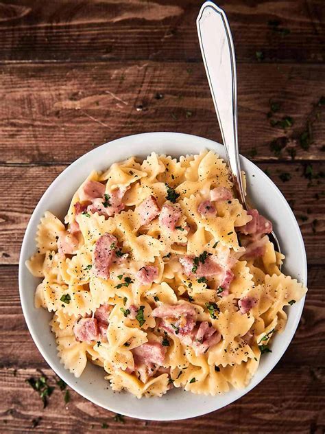 One Pot Ham And Cheese Pasta Recipe With Leftover Holiday Ham