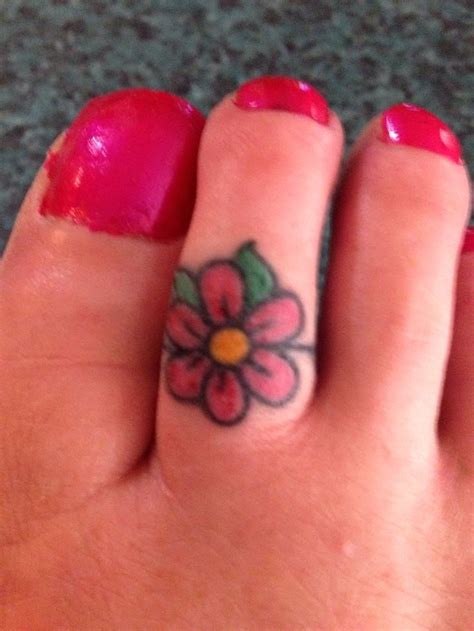 Using a toe ring tattoo can give you a permanent accessory. Toe Ring Tattoo Ideas | Zack Darklighters | Toe ring ...