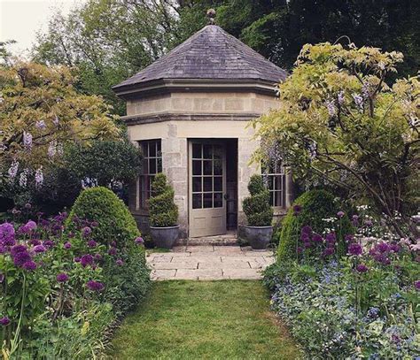 30 Elegant English Garden Designs And Ideas