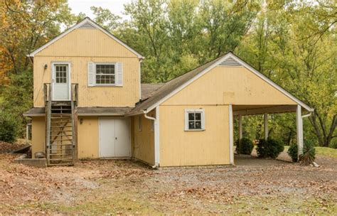 The middleburg barn is our version of rustic luxury! Jackie Kennedy's Foxhunting Estate Near Middleburg for ...