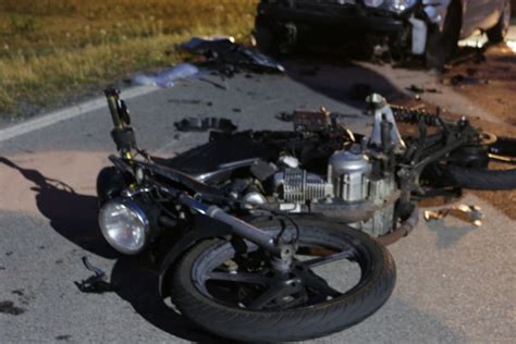 Erzieher Bruch Spenden Horror Motorrad Crash Süß Leck Pornographie