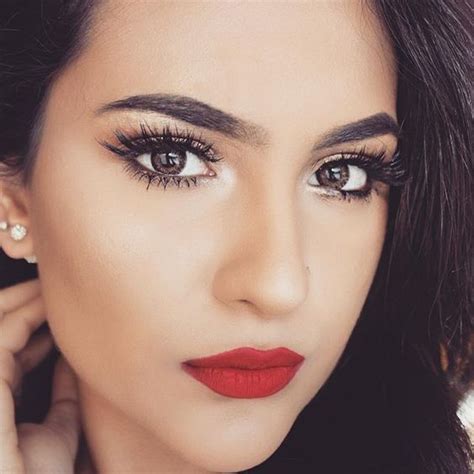 22 Sexy Christmas Makeup Ideas To Try Styleoholic