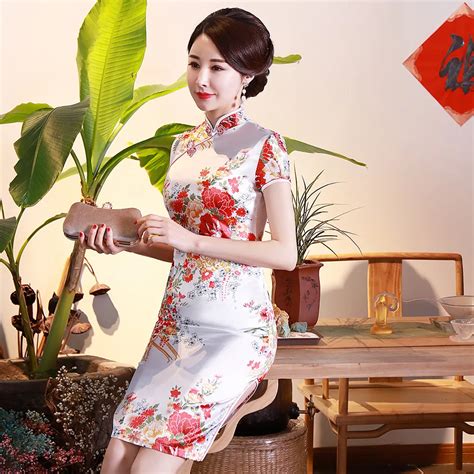 White Elegant Slim Female Satin Cheongsam Vintage Chinese Style Dress