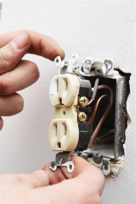 How To Replace An Electrical Outlet Electrical Outlets Diy
