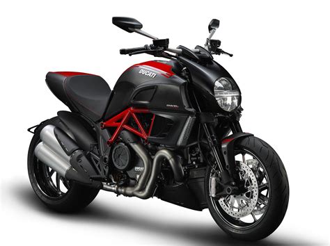 Ducati Diavel Carbon 2013 2014 Specs Performance And Photos