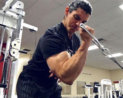 How To Grow Biceps 5 Key Workouts For Size Raw Dynamic Strength