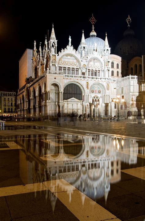 Basilica Di San Marco In Venice Italy Venezia Viaggi Venezia Italia